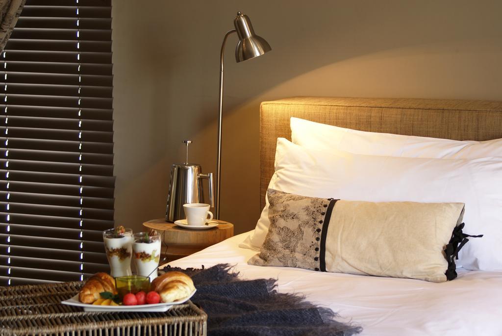 The Village Courtyard Suites & Executive Apartment Windhoek Buitenkant foto