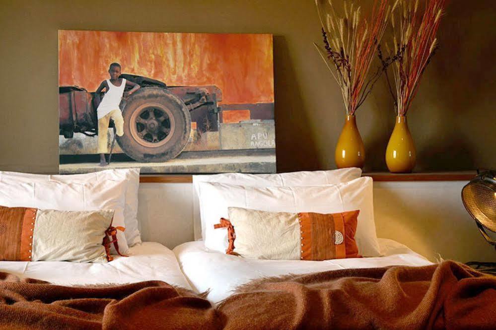 The Village Courtyard Suites & Executive Apartment Windhoek Buitenkant foto